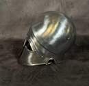 Casque dans le style grec corinthien