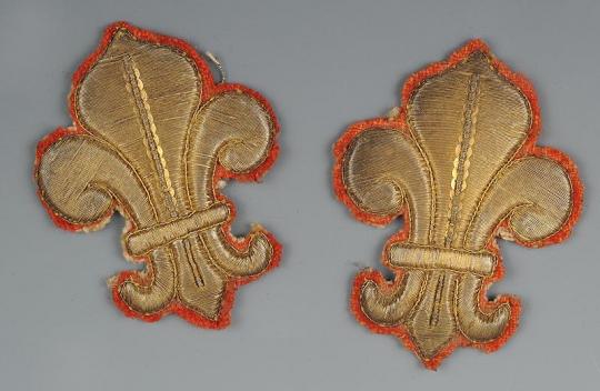Ornements pour retroussis à la fleur de lys - L'unité