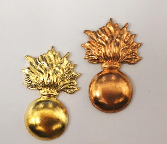 Petite grenade estampée en cuivre 25 x 15 mm - Fab. Française - L'unité