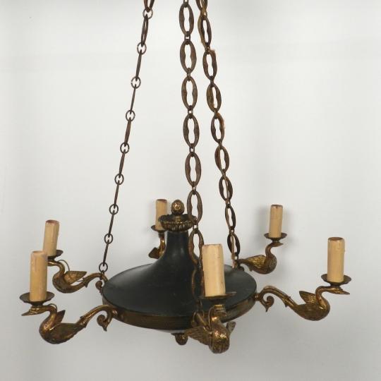 Lustre style Empire avec son applique assortie, motifs cygnes.