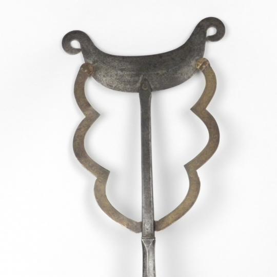 Hache(?) ou porte enseigne(?) Chinoise type 1