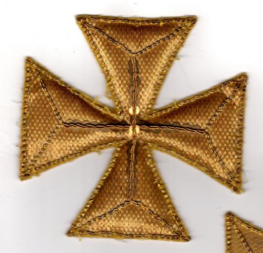 lot de  2 Croix brodées anciennes 10 X 10 cm