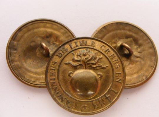 FRANCE. Boutons des Canonniers sédentaires de Lille créés en 1483 - 1er Empire - L'unité