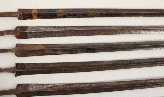 Lot de 6 lames triangulaires, essentiellement XIX ème siècle.