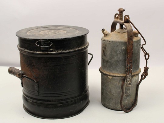 Réchaud de tranchée et lampe