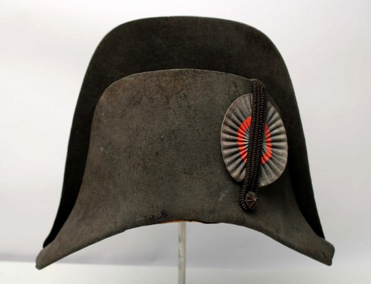 Bicorne 1er tiers du XIX ème siècle, avec cocarde d'officier du 1er Empire