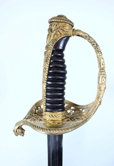 Sabre d'officier de marine modèle fantaisie, dans sa belle dorure d'origine.