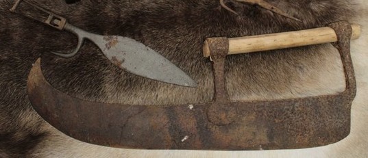 Lot de 1 vouge et 2 pointes de lance anciennes - Moyen age, chouannerie...