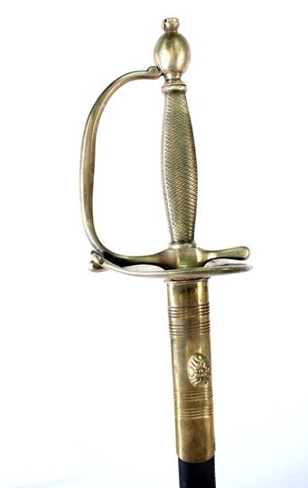 Épée d'officier modèle 1786, fusée laiton quadrillé, pommeau en olive strié, lame et fourreau neuf