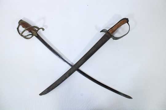 Lot de 2 sabres d'enfant style révolution et Empire