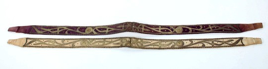 Très anciennes ceintures de velours brodées