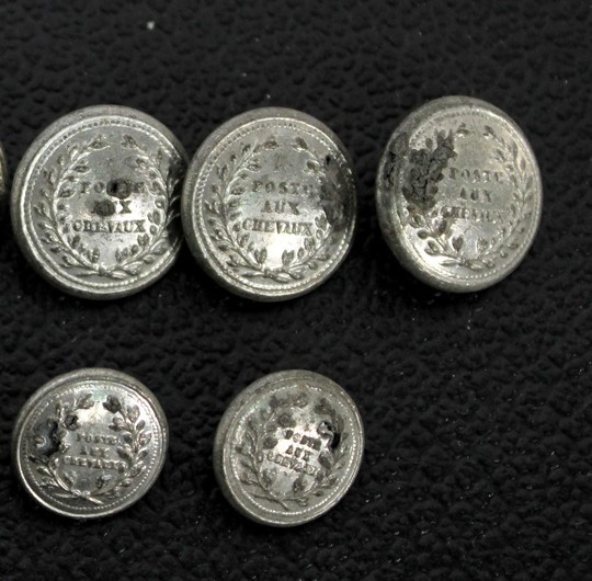 Authentiques boutons Poste aux chevaux 1er Empire - 14 mm et 17,5 mm - L'unité