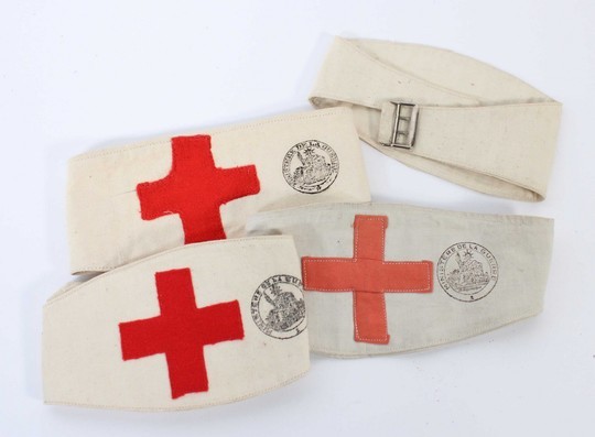 Brassard croix rouge, guerres mondiales