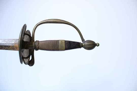 Épée d'officier modèle 1767 sans fourreau. Fusée cuir et filigrane