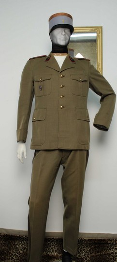 Uniforme de commandant de spahi avec képi, vers 1970.