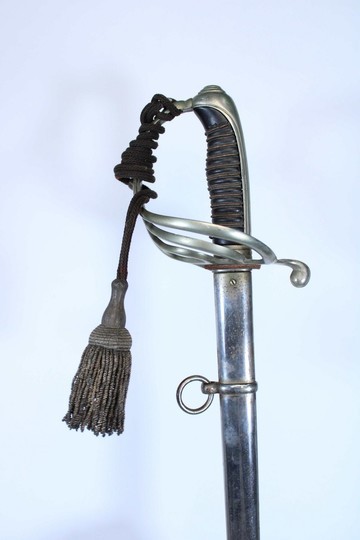 Sabre d'officier d'infanterie - Modele 1882 - Très bon marquage, avec sa dragonne d'officier subalterne
