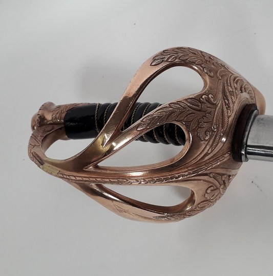 Sabre d'officier de cavalerie modèle 1896, copie, garde en bronze rosé