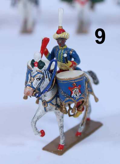 Figurine 9: timbalier de chasseur à cheval de la garde par Lucotte
