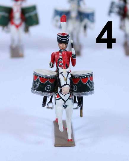 Figurine 4 timbalier 1er regiment de chasseur par Lucotte  