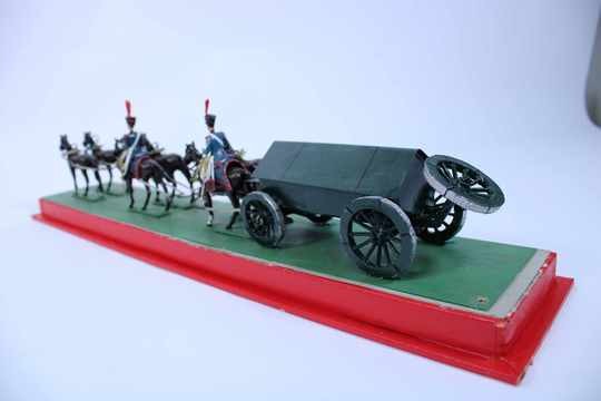 Le caisson d'artillerie avec son attelage de 6 chevaux, avec sa boîte CBG. Vendu en une heure!
