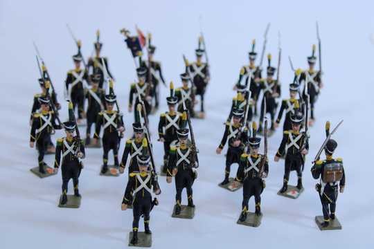 Lot de 25 soldats de la légère CBG, avec habits bleus. ANCIEN PRIX 240 €