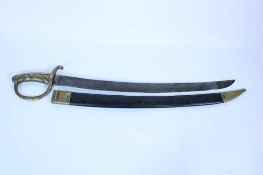 Sabre briquet, modèle du 1er Empire. Nombreux marquages. Vendu en 24 h