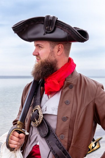 Tricorne de luxe en faux cuir