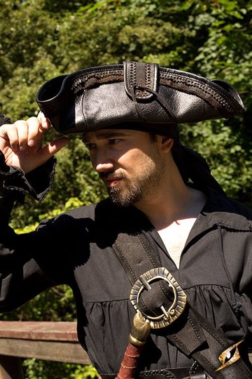 Tricorne de luxe en cuir 