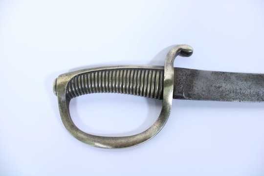 Sabre briquet, lame marquée Chaillot 1831, sans fourreau.