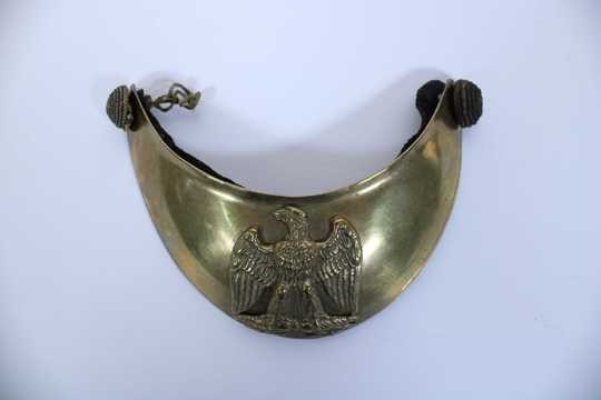 Hausse col d'officier supérieur d'infanterie de la garde nationale, second Empire. Avec ses boutons d'attache.