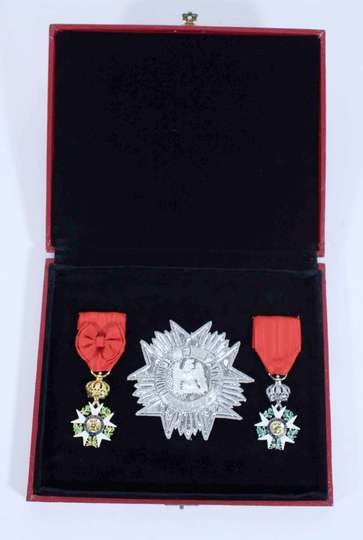 Coffret souvenir: Légion d'Honneur. Médailles chevalier et officier + 