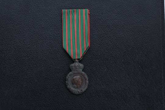 Médaille de Saint Hélène d'époque, avec ruban neuf
