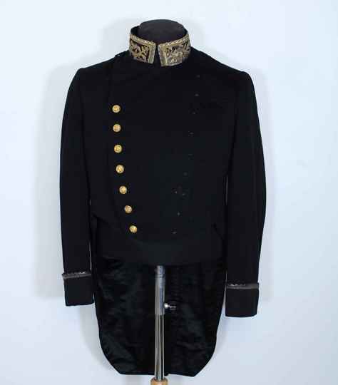 Habit de l'enseigne de vaisseau Jean Marie Vasserot confectionné en septembre 1912, col mité, boutons manquants