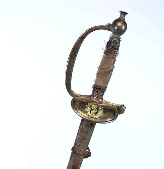 Épée d'officier du service de santé 3. Filigrane largement absent. Bouton poussoir présent . Modèle 1855 transformé en 1872. Vers 1900