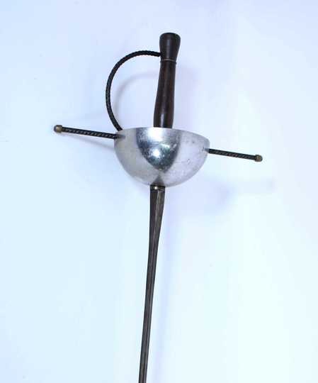 Rapière à tasse ancienne, exemplaire unique.