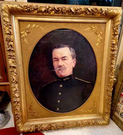 Portrait d'un officier des sapeurs pompiers de Paris, par S Bahert. Pas d'expédition, à prendre sur plalce ou à faire retirer par un transporteur.