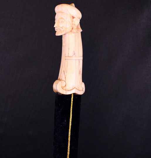 Dague avec poignée en os de chameau sculpté 