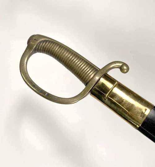 Sabre briquet modèle Empire, avec fourreau neuf. 36 sur la garde