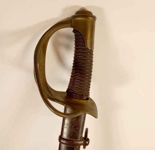 Sabre troupe de cavalerie légère modele 1822 droit. Dos de la lame en gouttière dans le dernier quart
