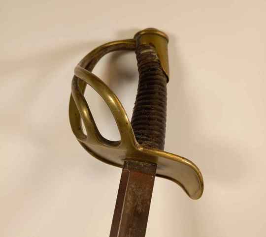 Sabre troupe modèle 1822 de cavalerie légère, sans fourreau. Bien marqué Manuf royale 1832