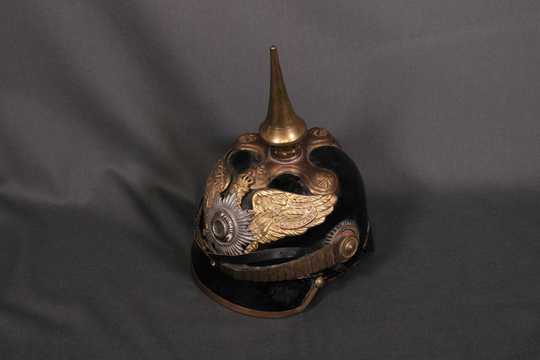 Copie(?) de casque à pointe d'officier supérieur de la garde. Prusse. Vendu en 8 h