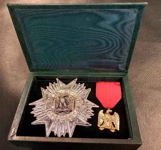 Coffret Légion d'Honneur et débris de la Grande Armée