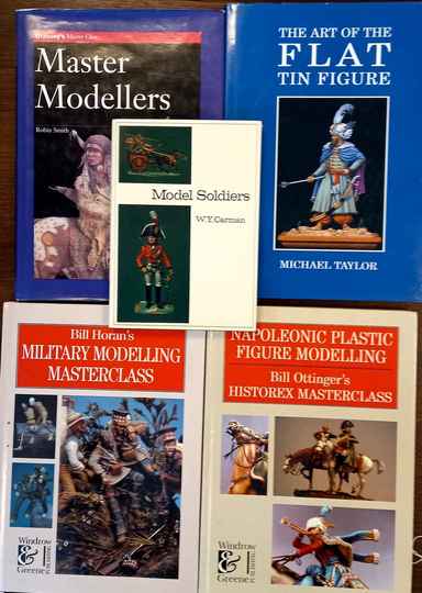 Lot de 5 livres EN ANGLAIS sur les figurines