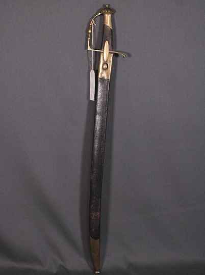 Sabre d'officier Infanterie Consulat-Empire ayant appartenu au capitaine Alfred Moudiou, ADC du Gal Villemalet.