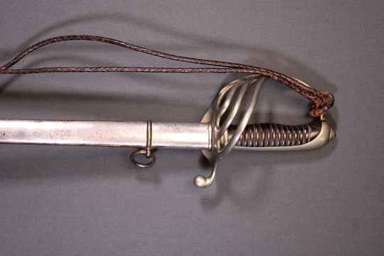 Sabre d'officier d'infanterie - Modele 1882 - Calotte monogrammée, avec dragonne