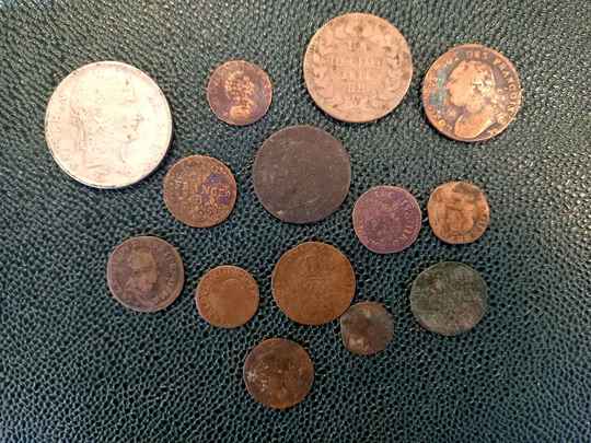 Lot de 13 pieces de monnaie en bronze, de Louis XIII à Napoléon 3 + copie de 5 fr Napoléon 1er