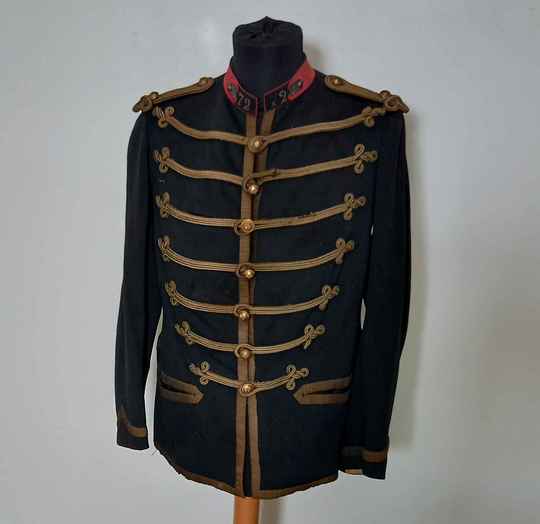 Dolman d'officier d'infanterie, 1883-1893, livré avec 12 m de soutache or ancienne.