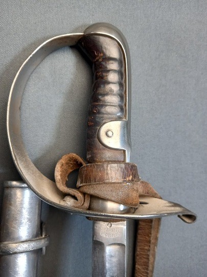  Sabre d'officier Suisse. 1896/1902, Waffenfabrik Neuhausen, 1911. Avec fourreau,  belière et dragonne