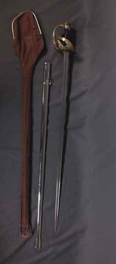 Sabre d'officier du modèle 1923, avec dragonne d'officier supérieur et étui 