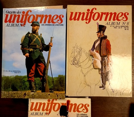 Albums reliés. (La gazette des) Uniformes. Les armées de l'histoire 